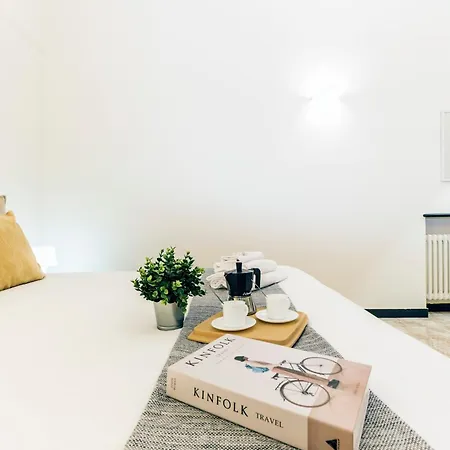 Casaviva - Elegant Bilo With Shared Pool In Nervi