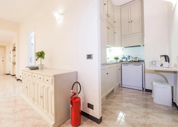 Casaviva - Elegant Bilo With Shared Pool In Nervi *