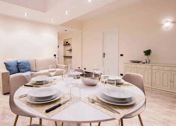 Casaviva - Elegant Bilo With Shared Pool In Nervi Genova