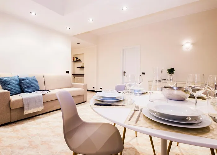 Casaviva - Elegant Bilo With Shared Pool In Nervi *