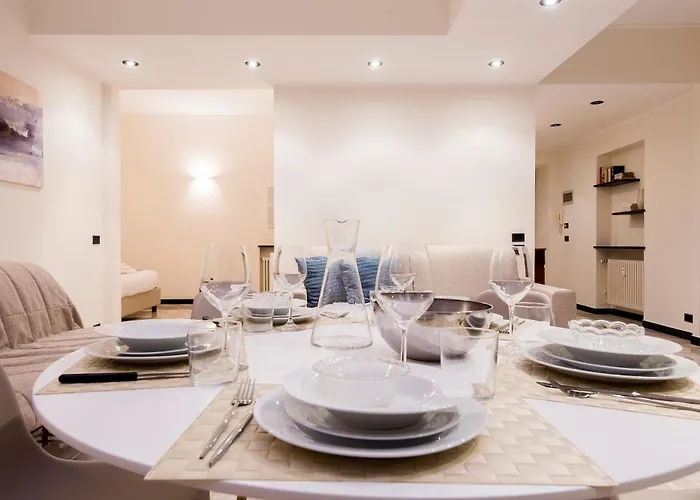 Casaviva - Elegant Bilo With Shared Pool In Nervi Genova