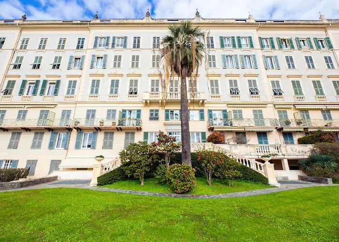 Casaviva - Elegant Bilo With Shared Pool In Nervi